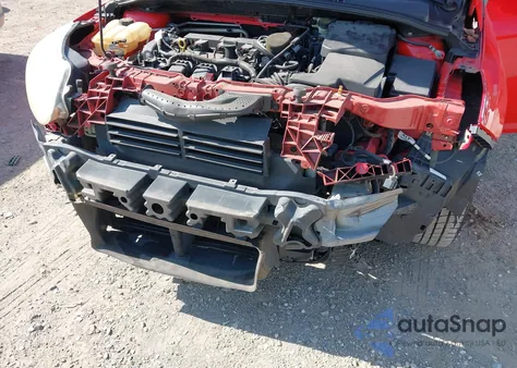 2013 Ford Focus Se z USA, uszkodzony, nr VIN 1FADP3K25DL378757